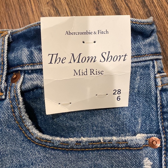 Abercrombie & Fitch “The Mom Short” Jean Shorts - Picture 4 of 8